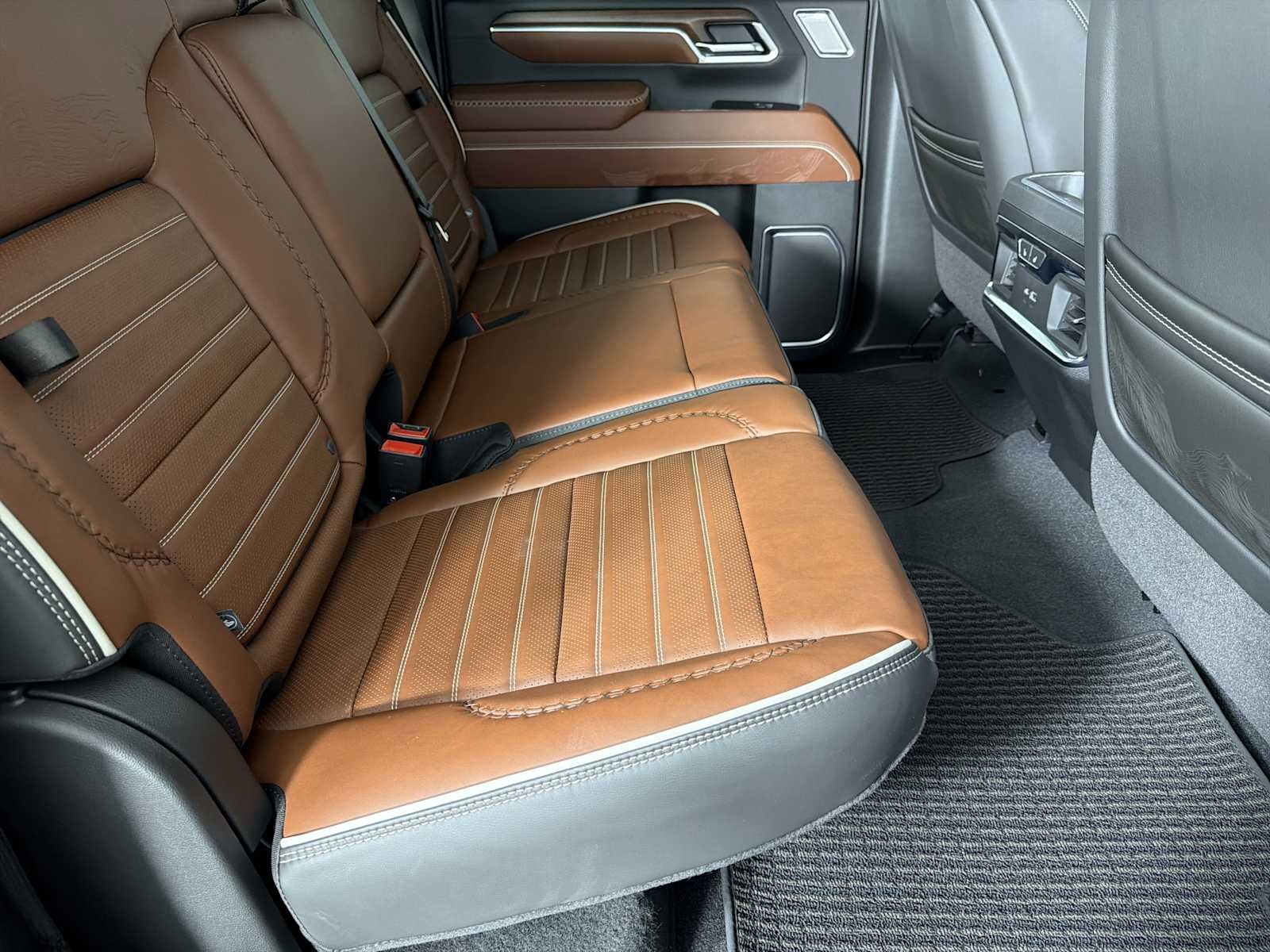 2026 GMC Sierra 2500HD Denali Ultimate - Photo 14
