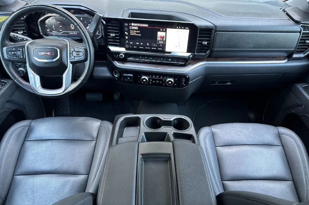 2025 GMC Sierra 1500 SLT - Photo 13
