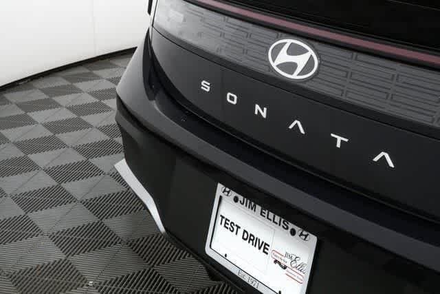 New 2026 Carbon Blue Hyundai SE image 25