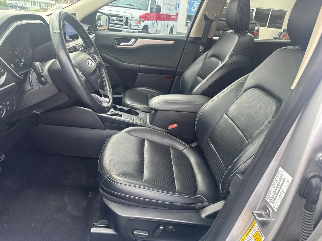Certified Used 2020 Ingot Silver Ford SEL image 11