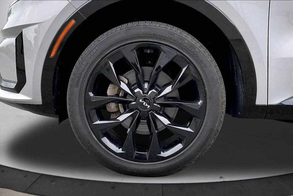 Used 2023 Gray Kia SX image 37