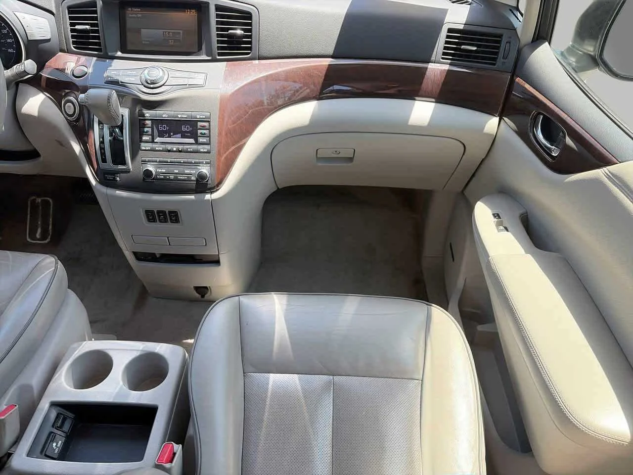 Used 2012 Platinum Graphite Nissan SL image 13