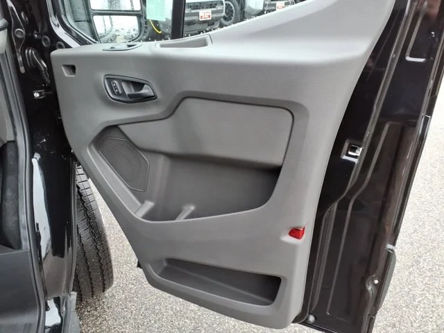 New 2026 Agate Black Metallic Ford Base image 30