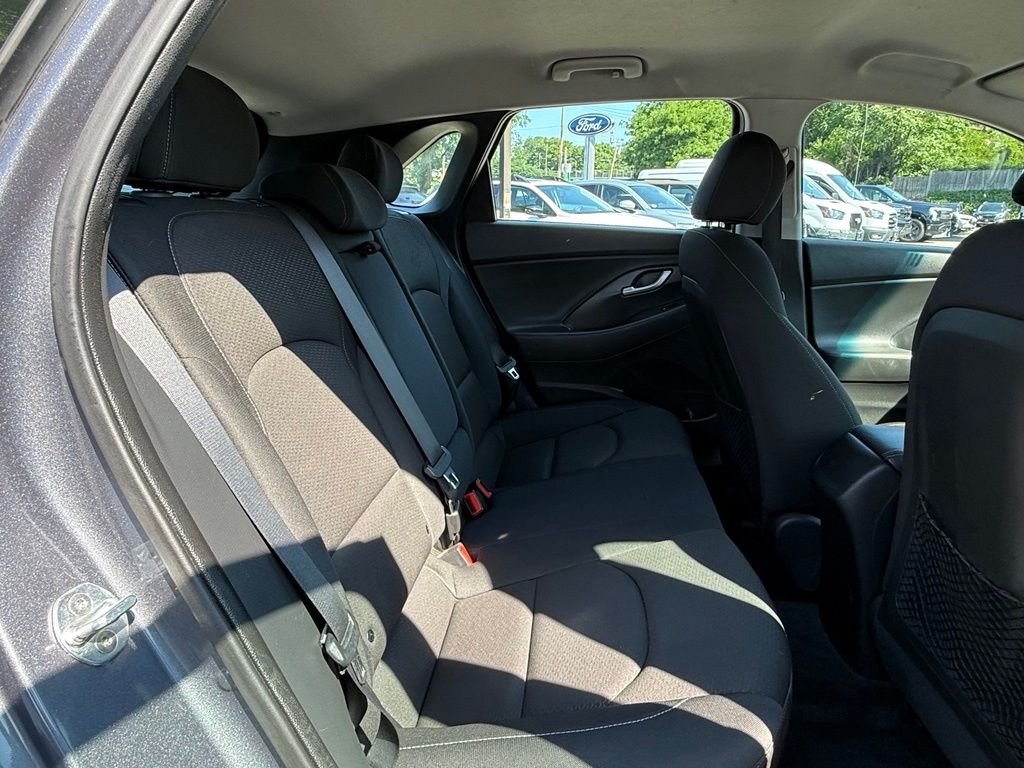 Used 2018 Summit Gray Hyundai Base image 22