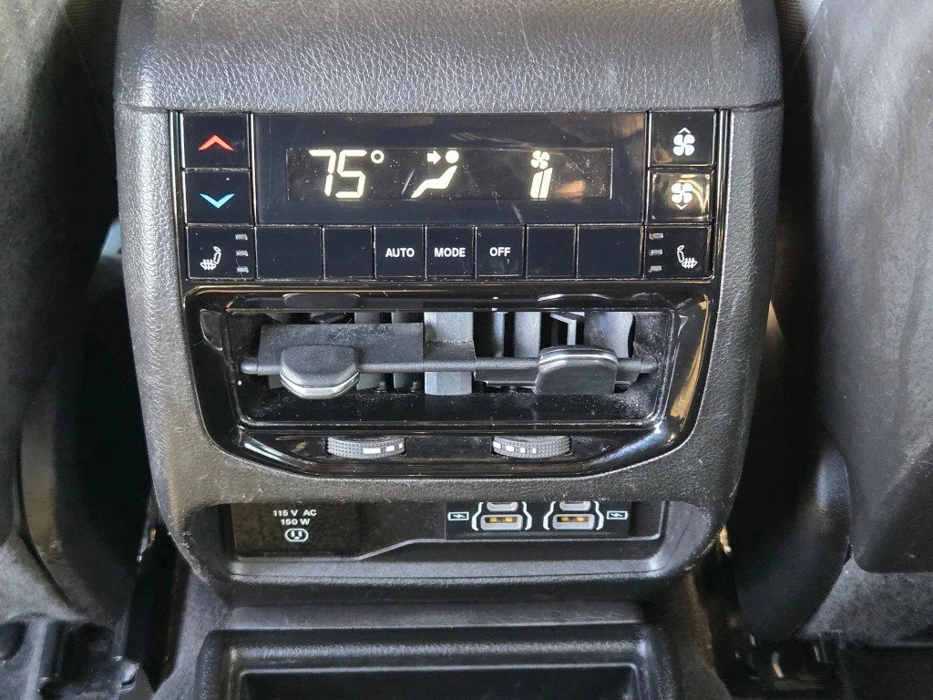 Used 2021 Black Jeep Limited 4x4 image 19