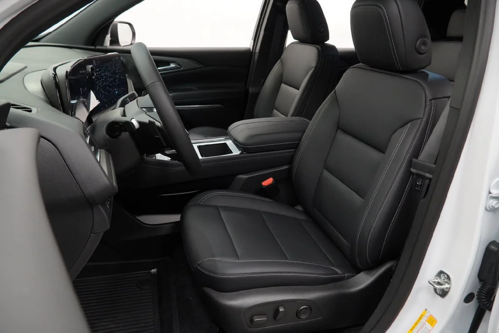 New 2027 Summit White Chevrolet LT image 6
