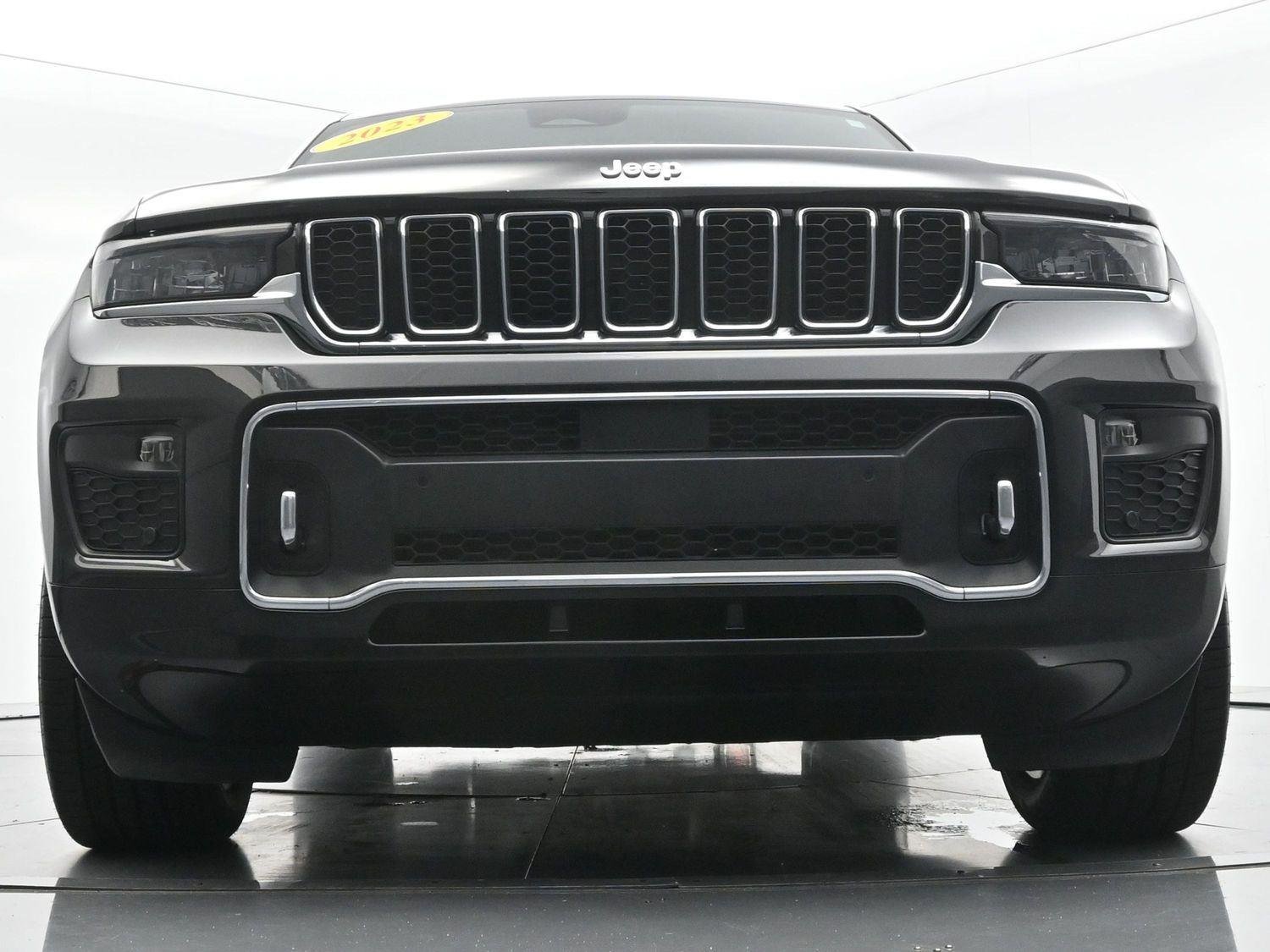Used 2023 Diamond Black Crystal Pearlcoat Jeep Overland image 54