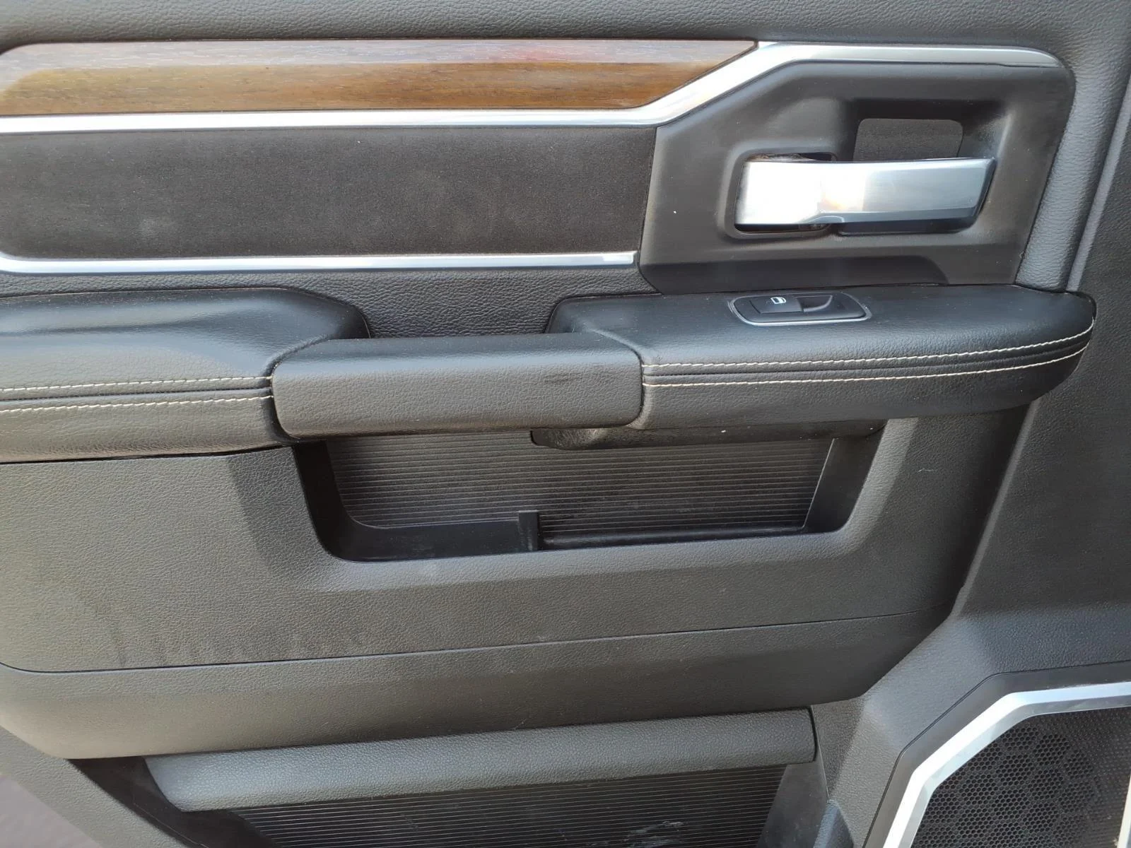 Used 2024 Bright White Clearcoat Ram Laramie image 9
