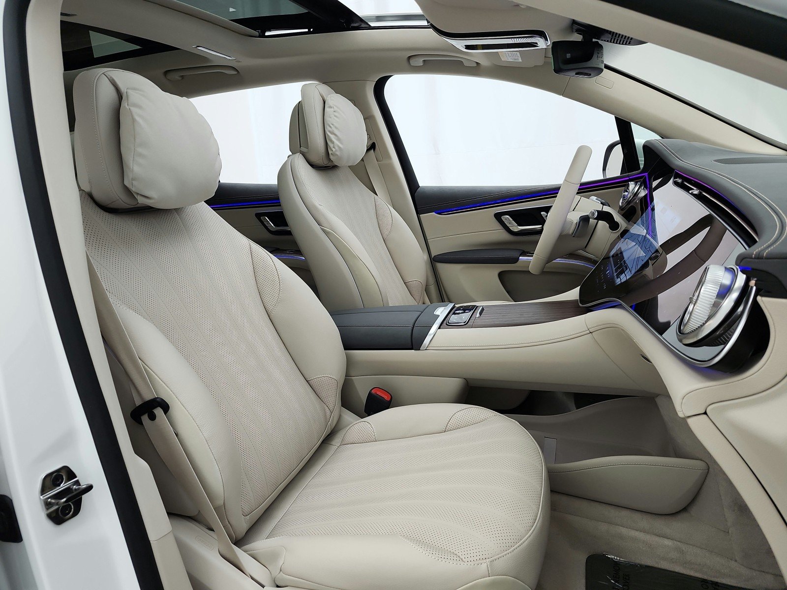 New 2027 Polar White Mercedes-Benz EQS 400 4MATIC® SUV image 14