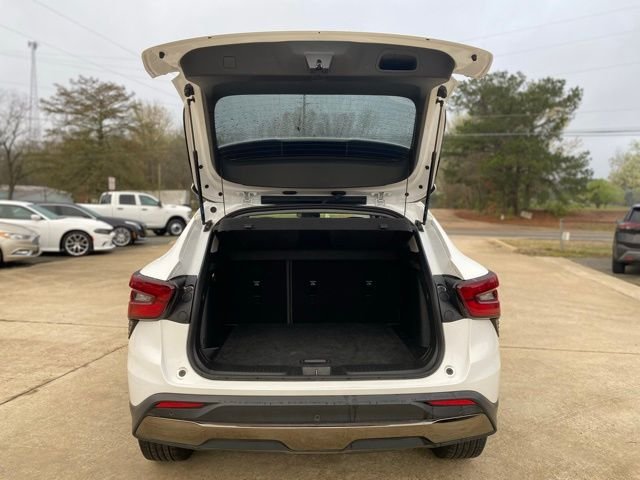 Used 2025 White Chevrolet ACTIV image 9
