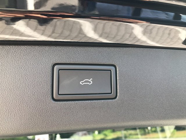 New 2026 Deep Black Pearl Volkswagen SE image 25