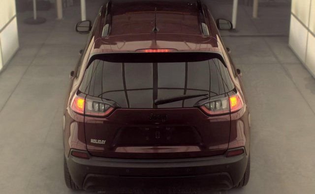 Used 2020 Red Jeep Altitude image 4