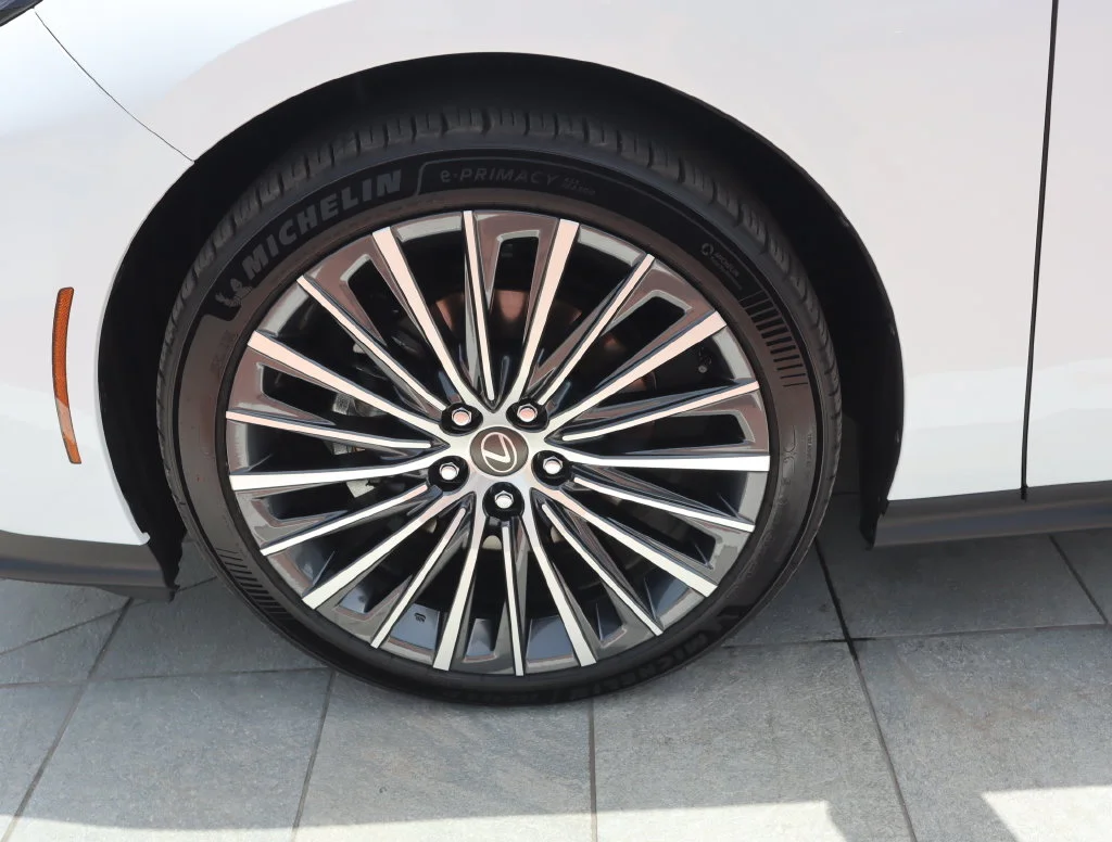 New 2026  Lexus 350e Premium image 9