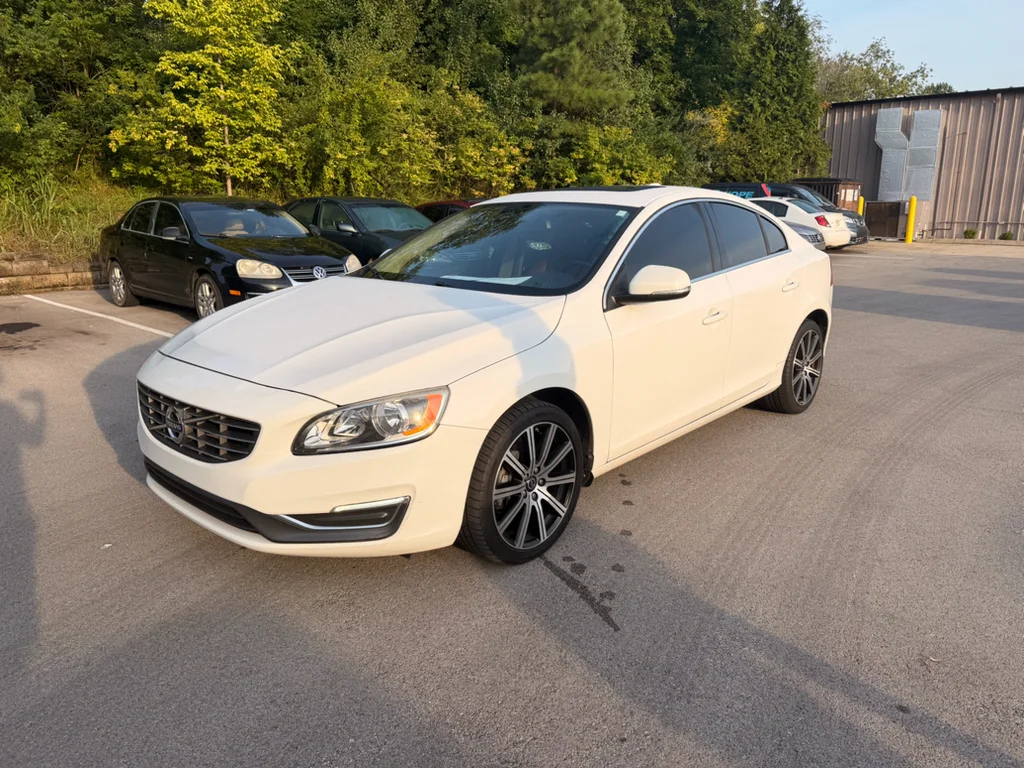 Used 2014 Ice White Volvo T5 image 1