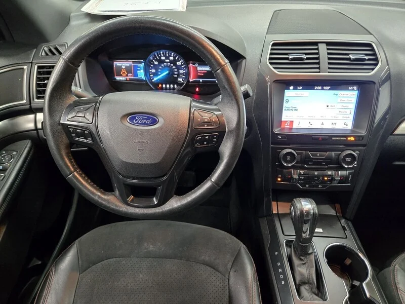Used 2018 WHITE PLATINUM Ford XLT image 10