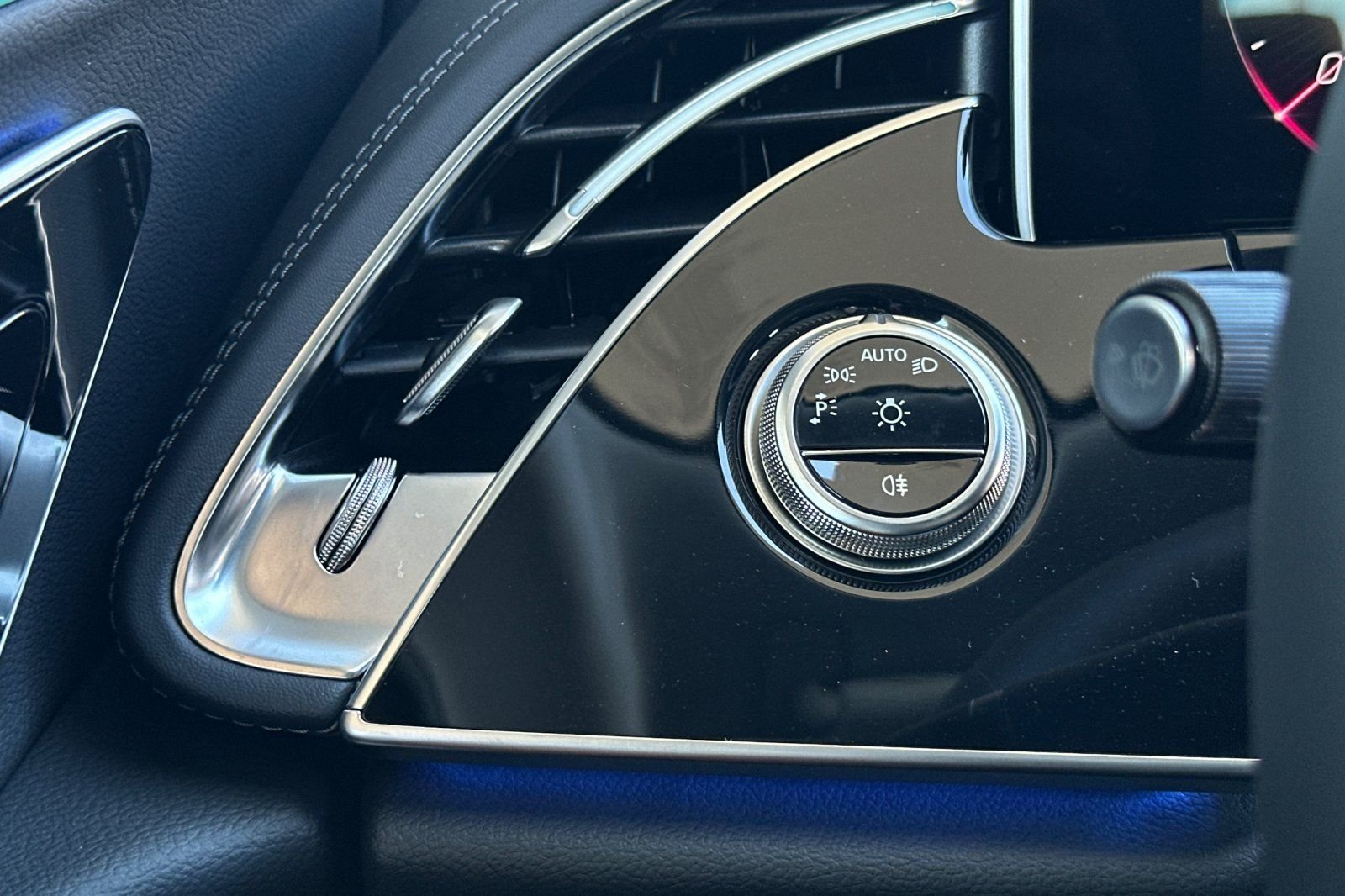 2026 Mercedes-Benz E-Class E350 - Photo 28