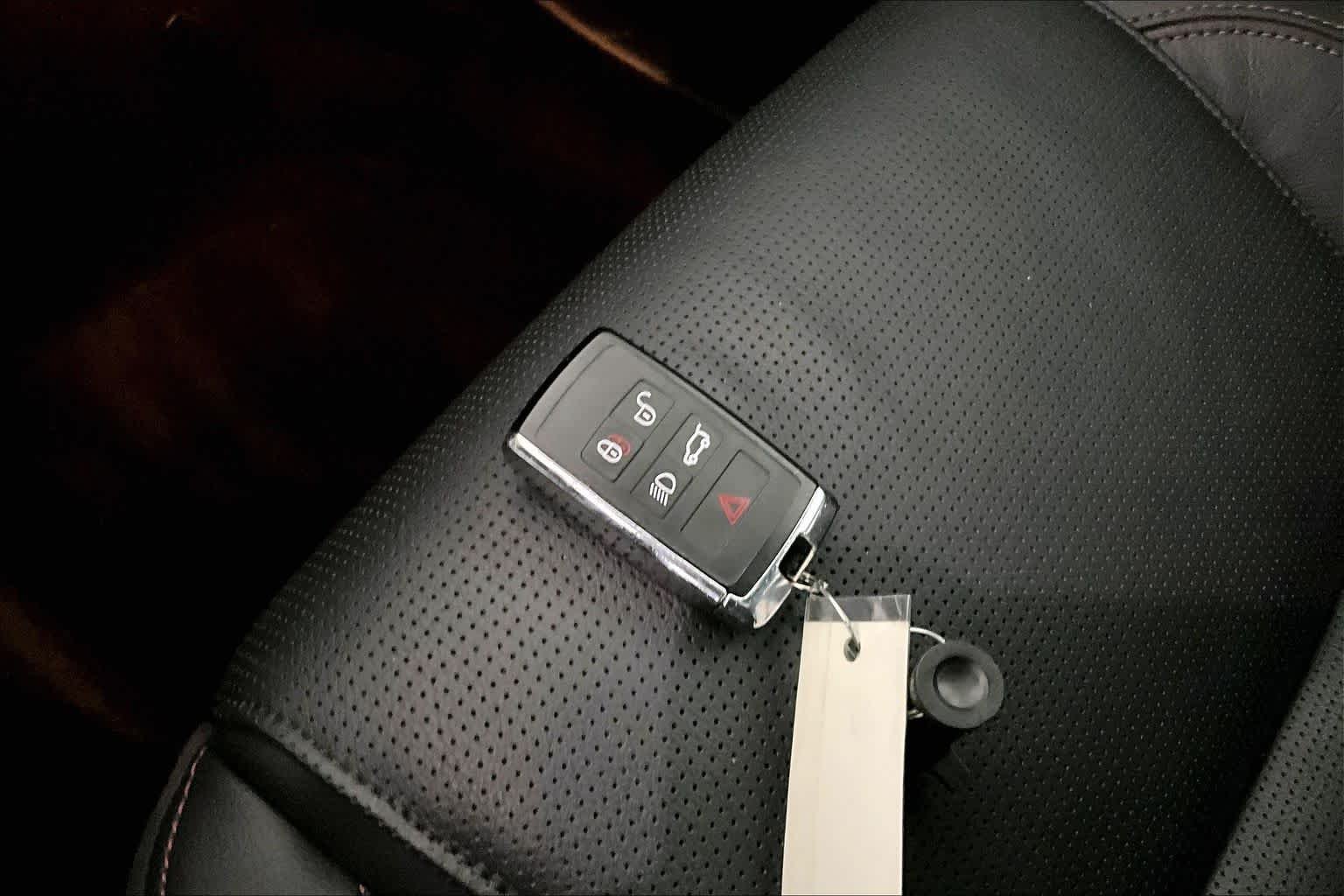 Used 2020 Yulong White Metallic Jaguar Checkered Flag Edition image 15