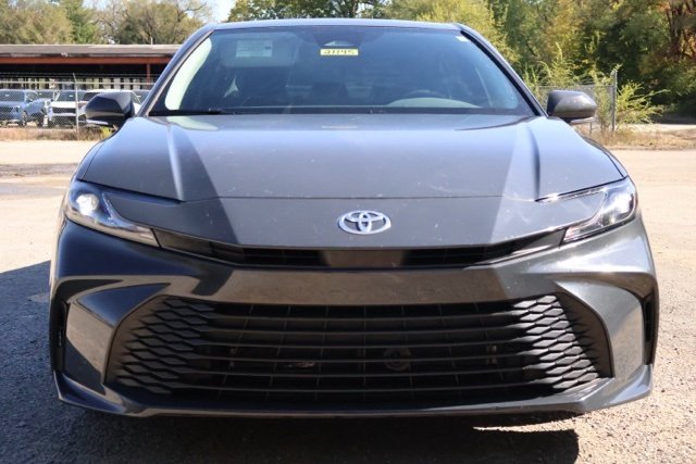 2025 Toyota Camry LE photo 2