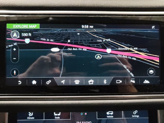 Used 2019 Fuji White Land Rover HSE image 4