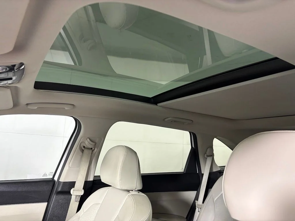 Used 2022 White Kia S image 20