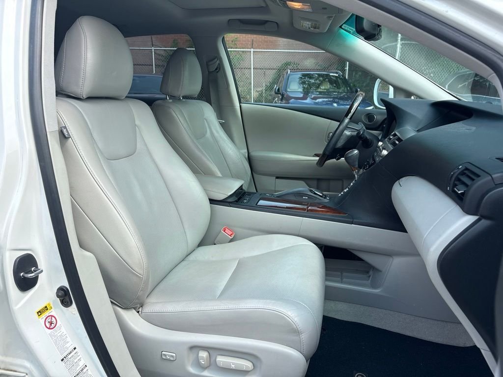 Used 2012  Lexus 350 image 16