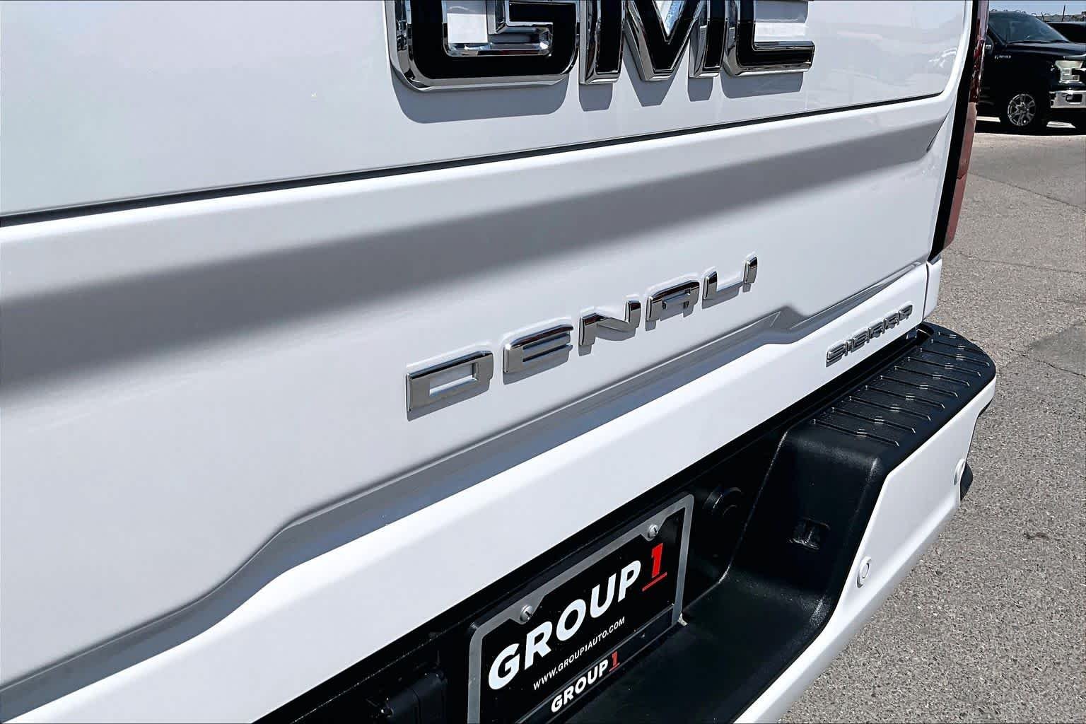 Used 2024 White Frost Tricoat GMC Denali image 30