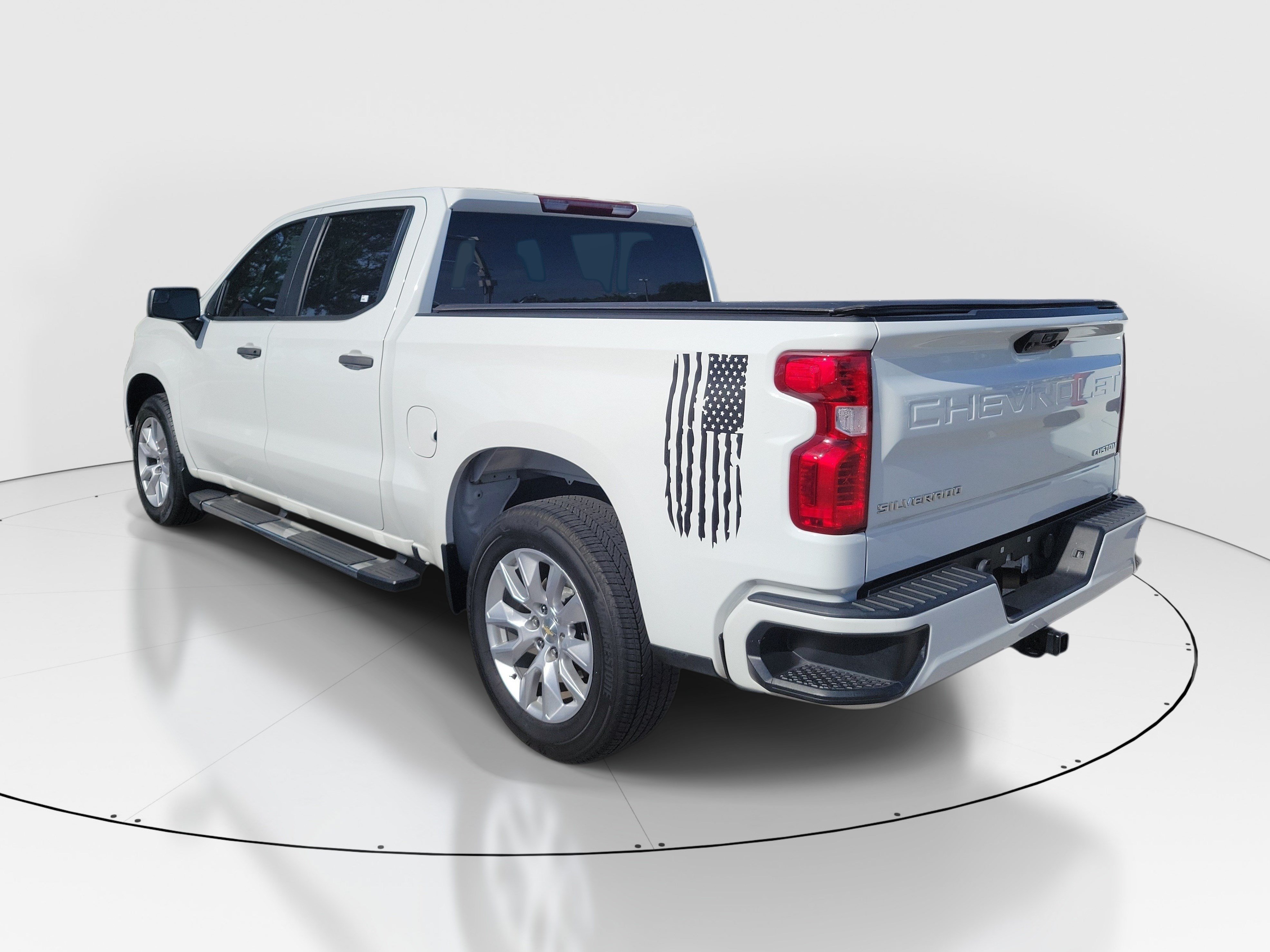 Used 2022 Summit White Chevrolet Custom image 5