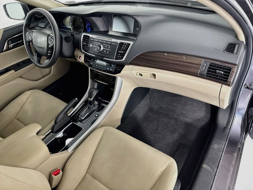 2017 Honda Accord Hybrid - Photo 17