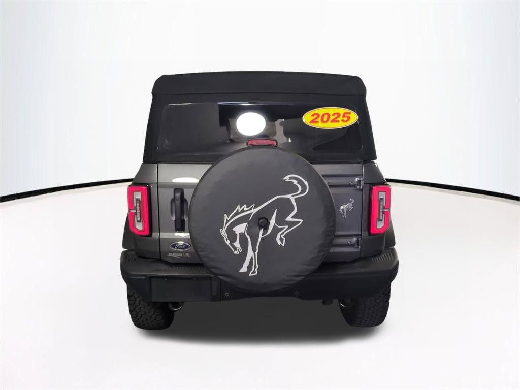 Used 2025 Gray Ford Badlands image 6