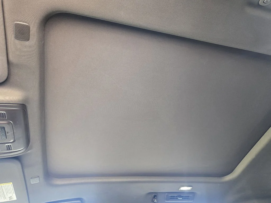 Used 2021 White Chevrolet Z71 image 27