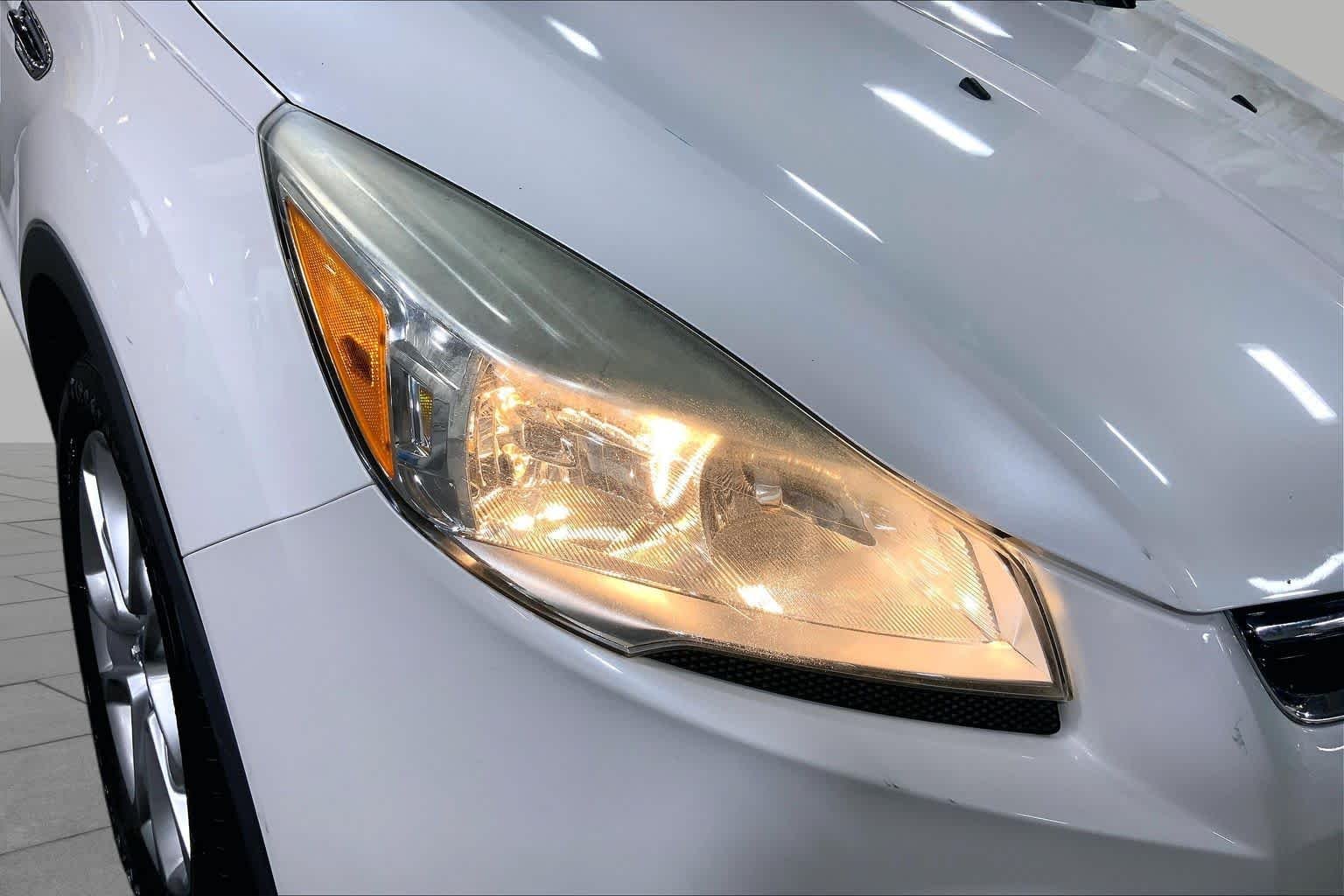 Used 2014 White Platinum Metallic Tri-Coat Ford Titanium image 28
