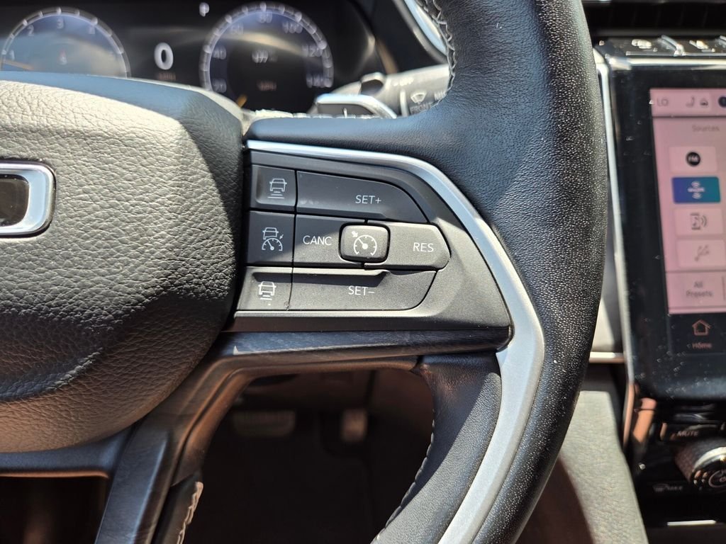 Used 2022 White Jeep Limited image 33
