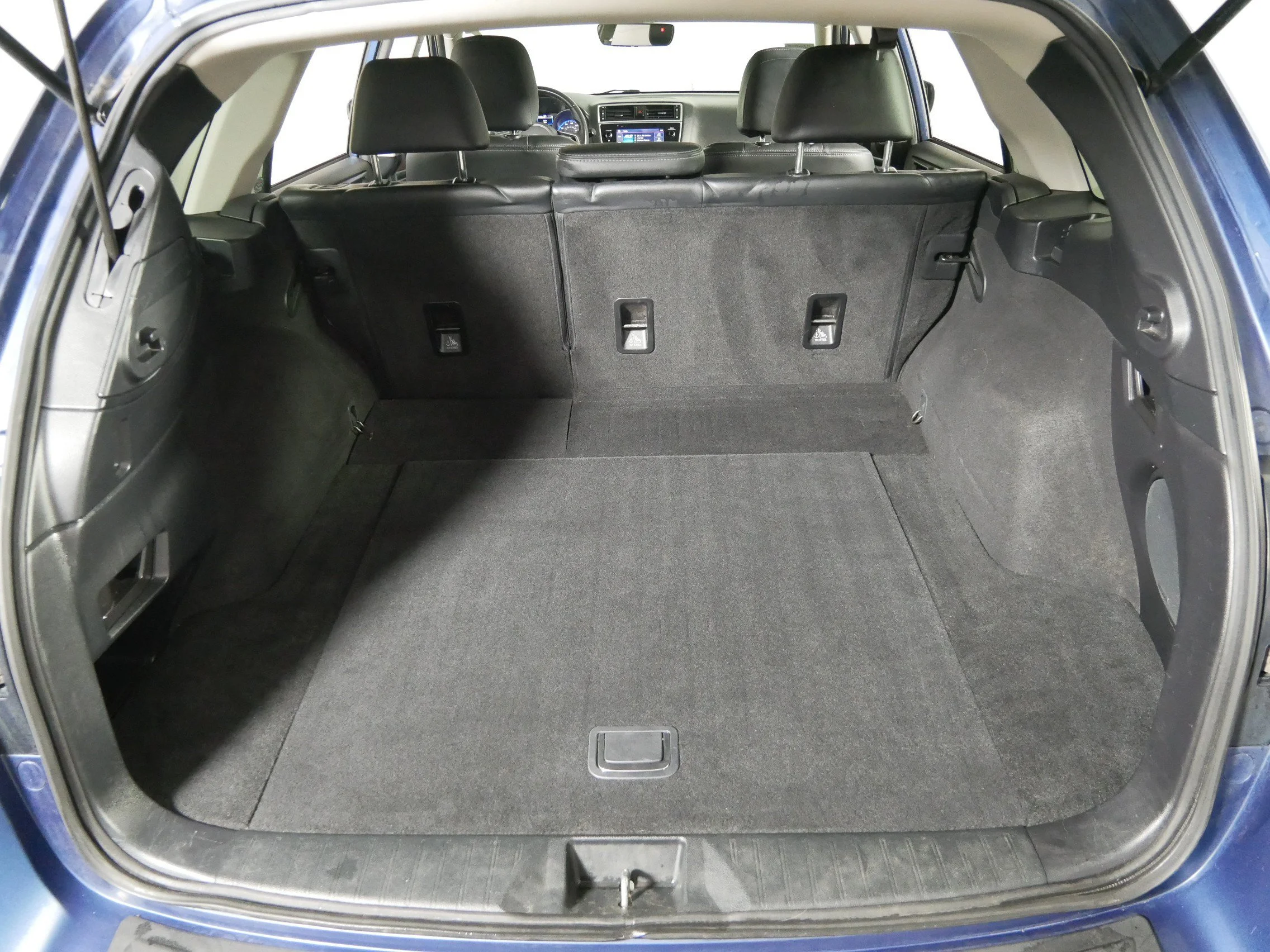 Used 2019 Abyss Blue Pearl Subaru Limited image 18