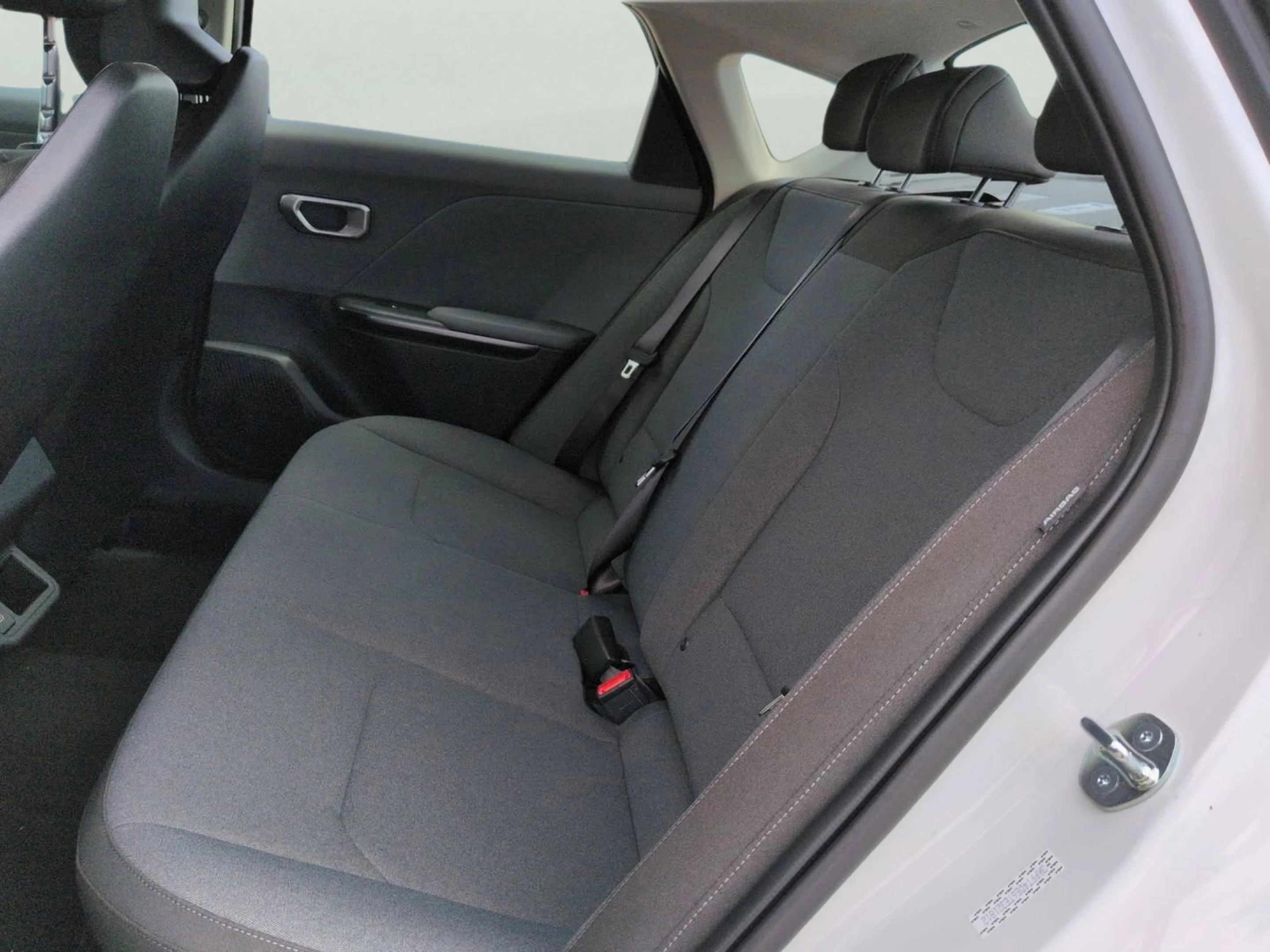 New 2026 Snow White Pearl Kia LXS image 15