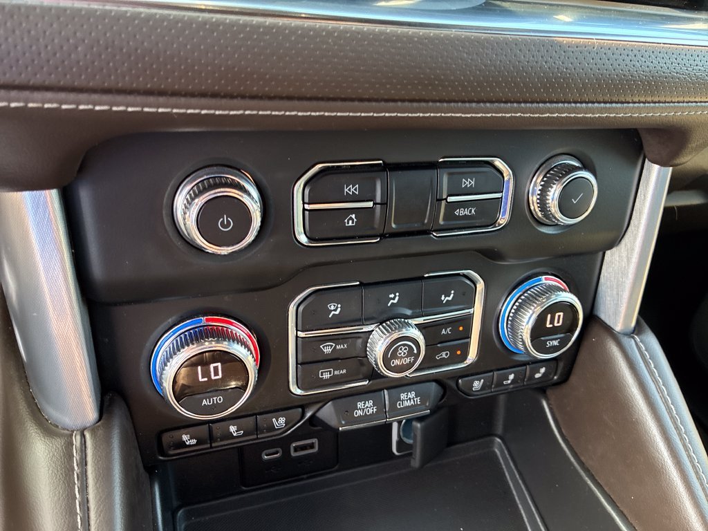 Used 2022 Beige GMC SLT image 17