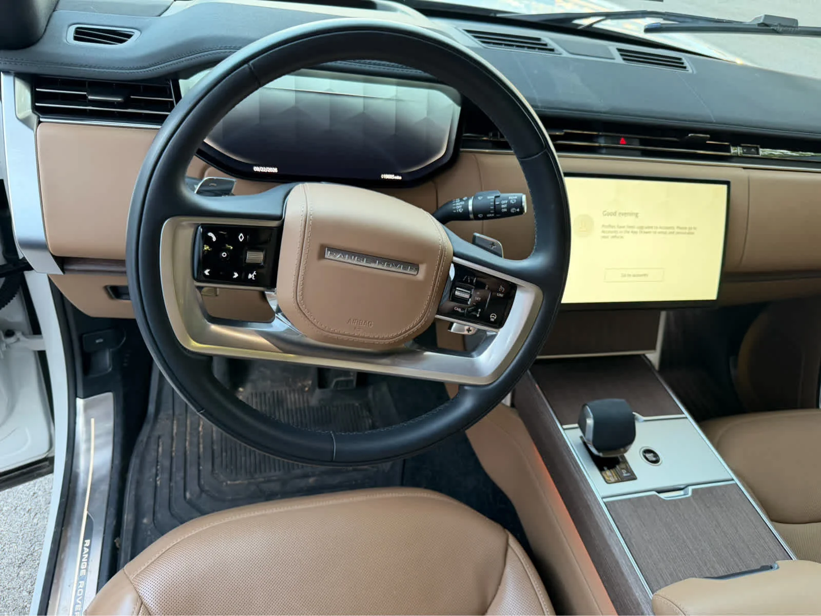 Used 2025 WHITE Land Rover SE image 8