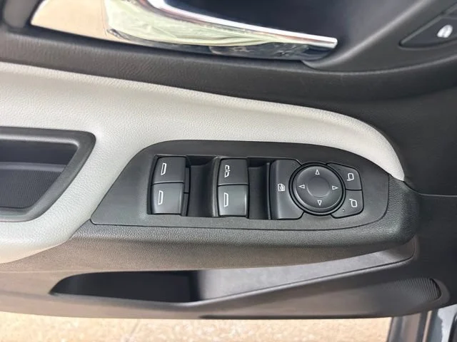 2020 Chevrolet Equinox LS - Photo 10