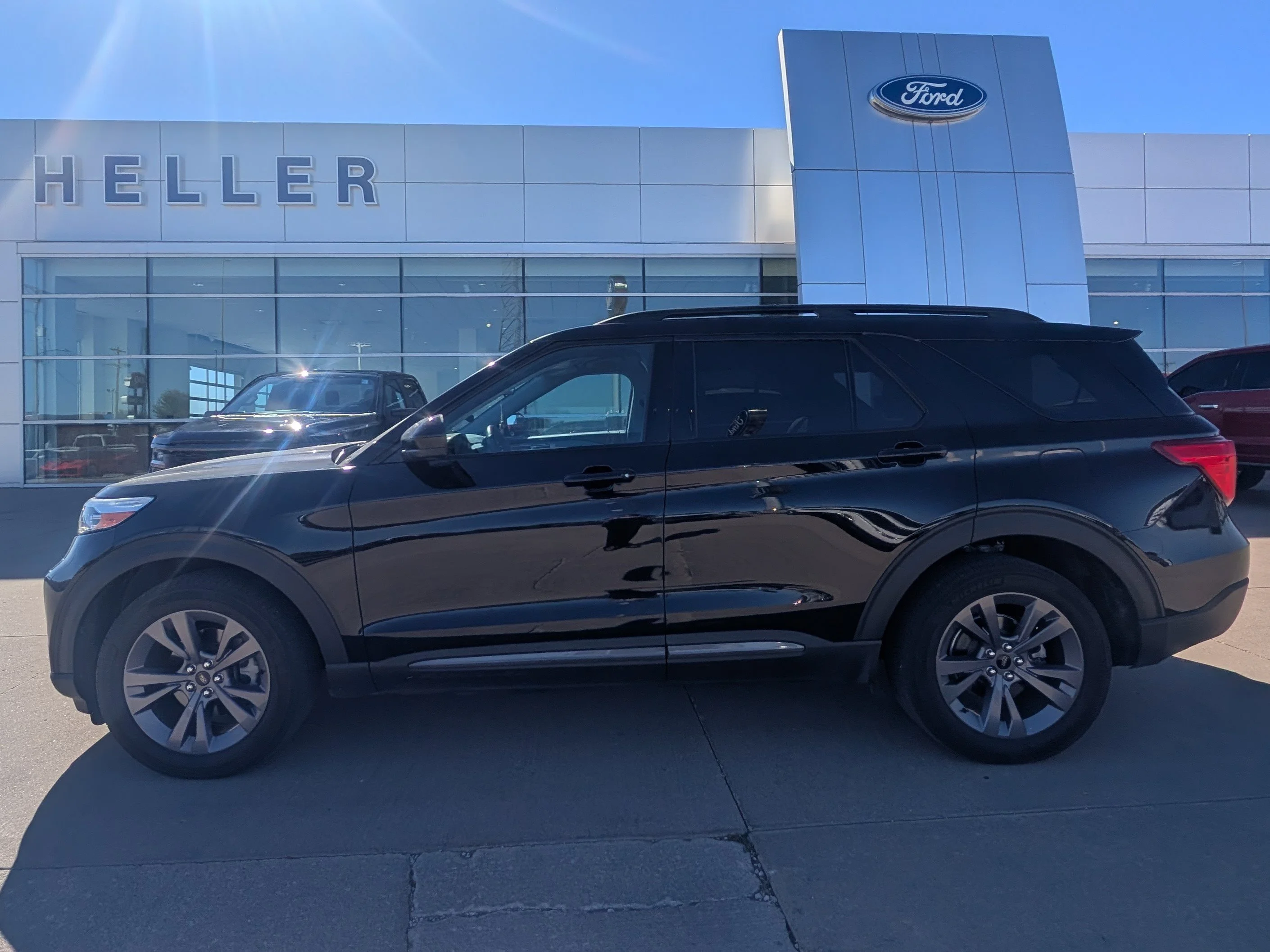 Used 2022 Black Metallic Ford XLT image 3