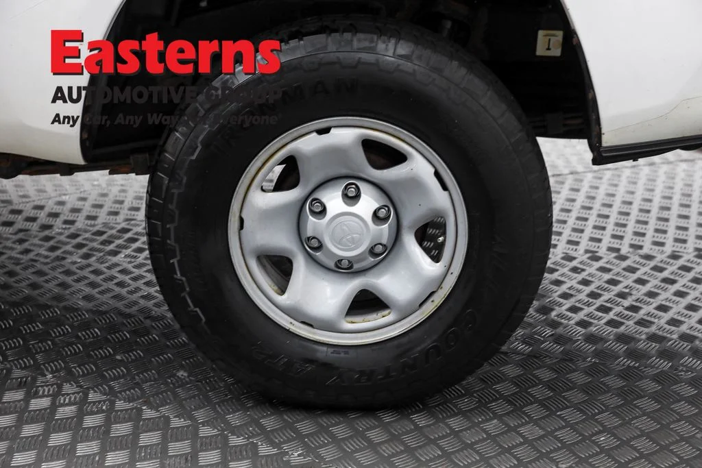 Used 2019 White Toyota SR image 31