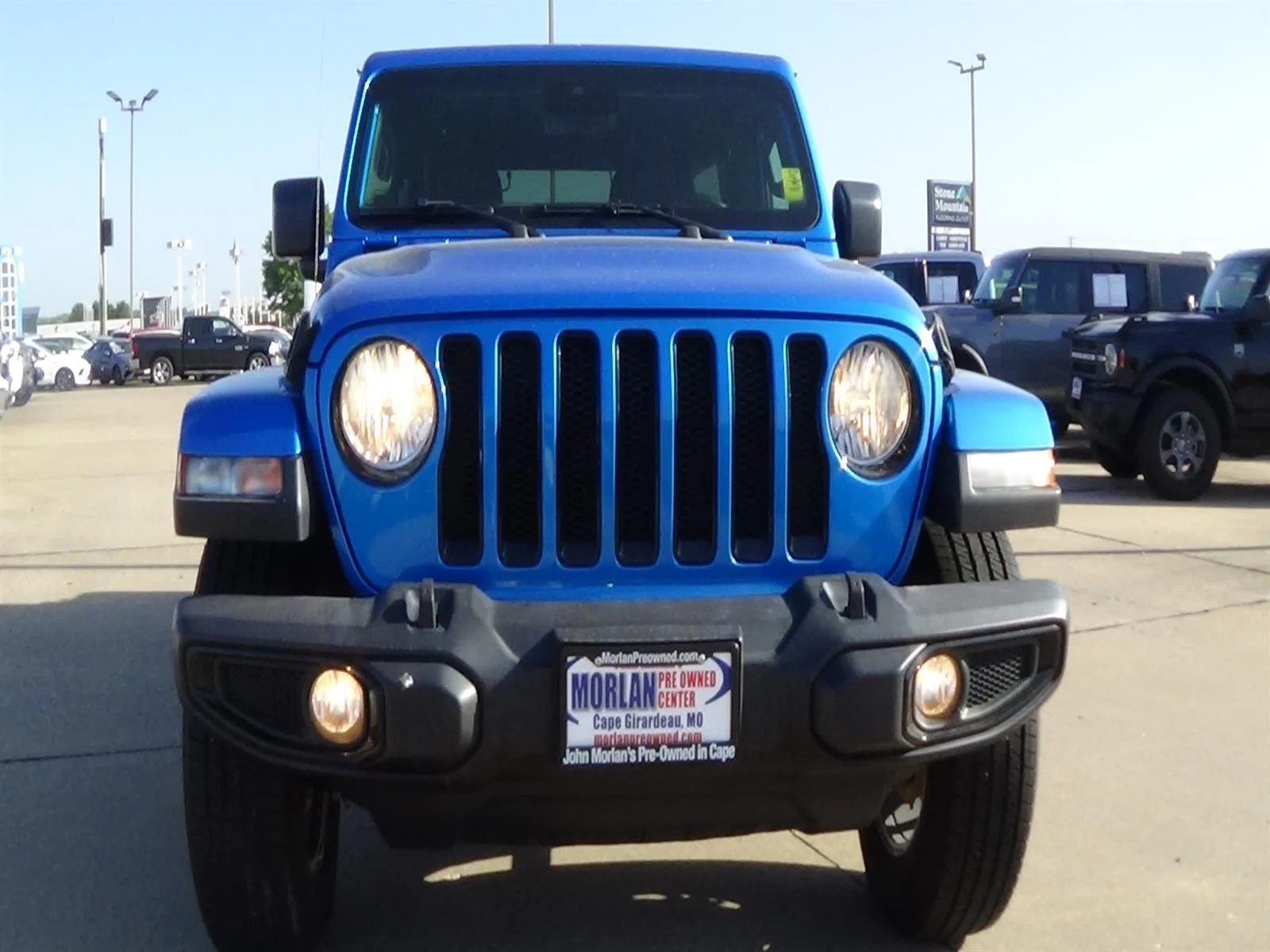 Used 2021 Hydro Blue Pearl Coat (pbj) Jeep Sahara Altitude image 3