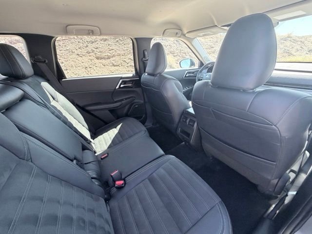 2025 Mitsubishi Outlander SE - Photo 30