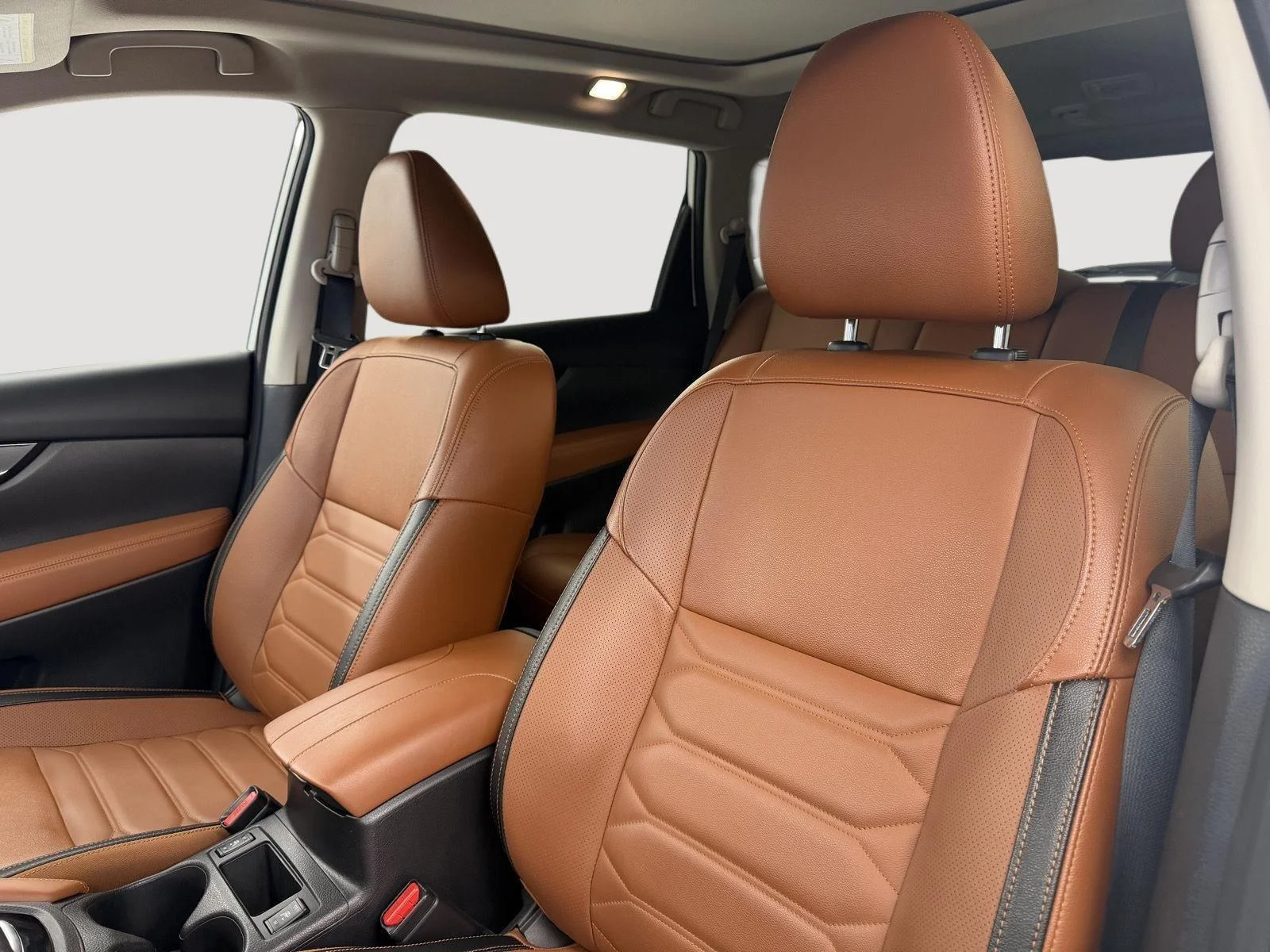 Used 2019 Pearl White Tricoat Nissan SL image 3