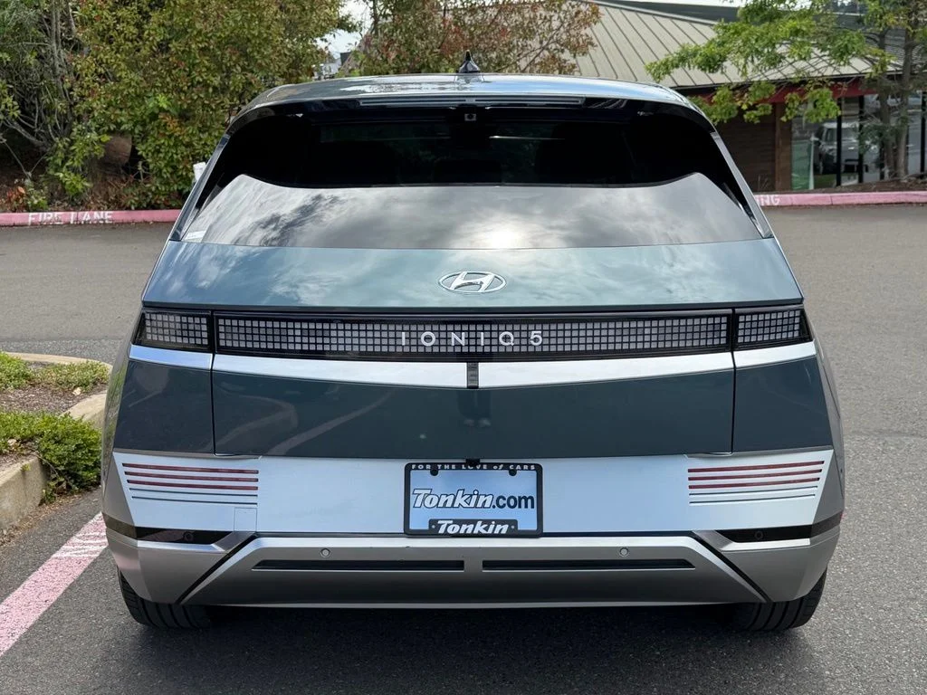 Used 2024 Digital Teal Hyundai Limited image 6