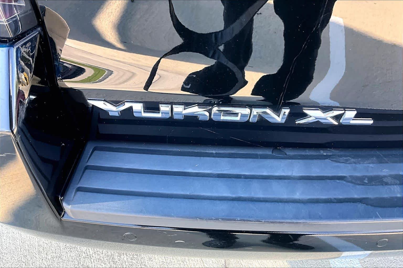 Used 2017 Onyx Black GMC SLT image 10