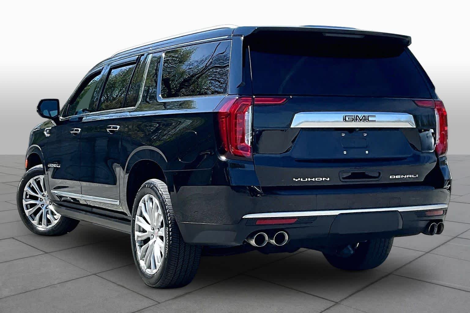 Used 2023 Onyx Black GMC Denali image 12