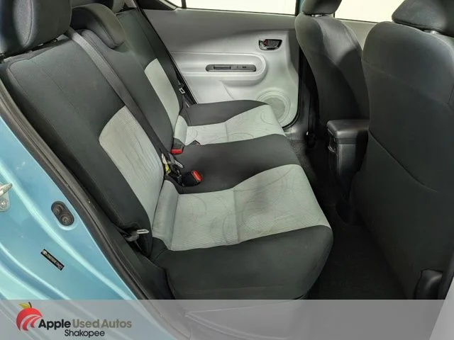 Used 2014  Toyota Two image 31