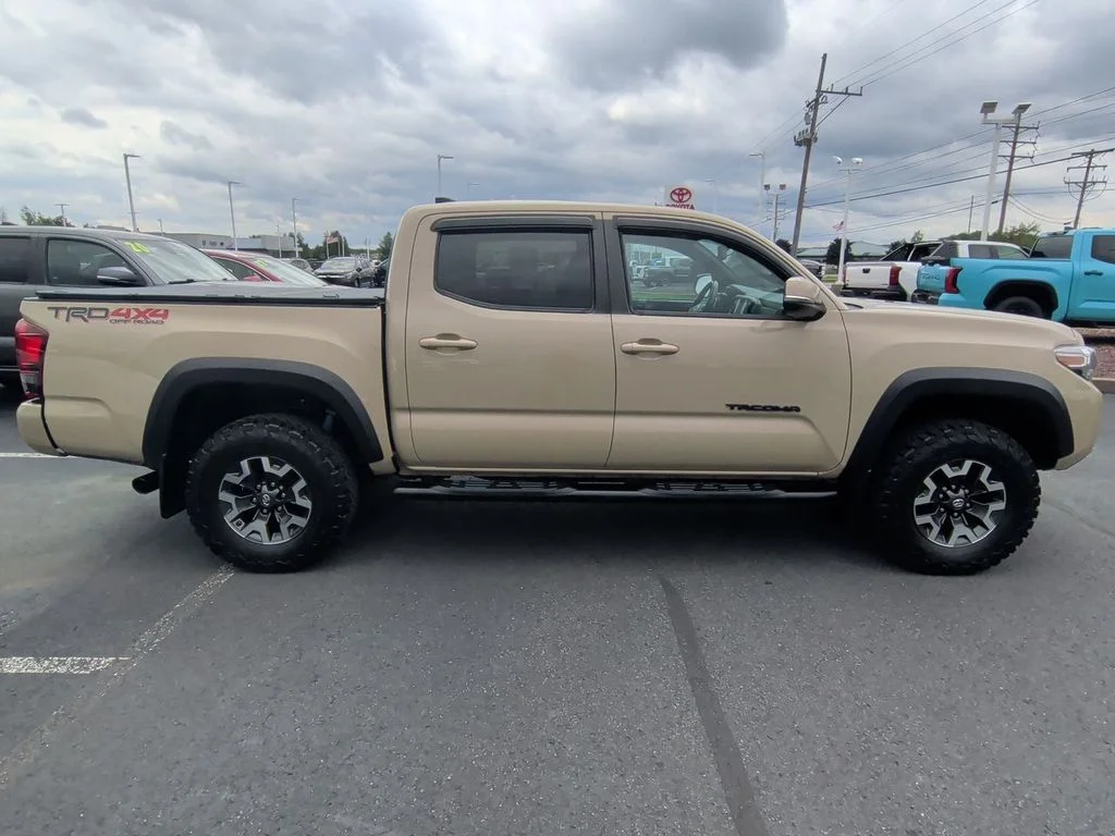 Used 2019  Toyota TRD Off-Road image 9