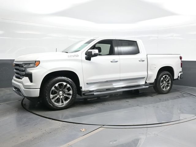 Used 2024 Beige Chevrolet High Country image 5