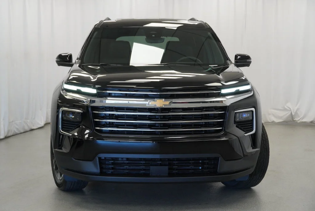 New 2027 Mosaic Black Metallic Chevrolet LT image 11