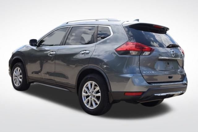 Used 2017 Gray Nissan SV image 9